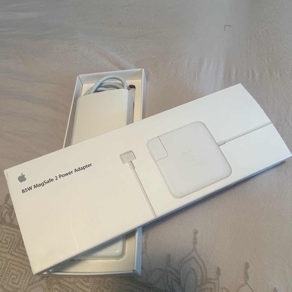 Apple MagSafe 2 85W Power Adapter (MD506LL/A) for MacBook Pro